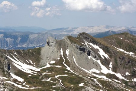 Tête de Valplane et les sommets renfrognés surplombant le Col de l’Encombrette