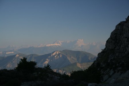 La montagne de Céüze dominée par le Dévoluy depuis les hauteurs de Valavoire