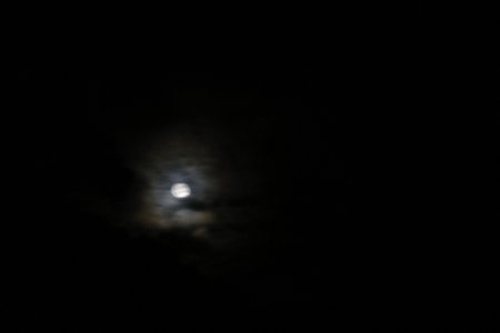 La Lune en arrivant au pont de Chézari