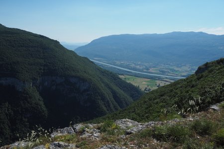 Le belvédère du mont des Princes, et la vallée du Rhône au loin.