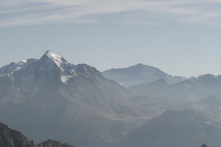 Vue sur le Mont Pourri et la Grande Casse depuis le sommet de la crête des Veis