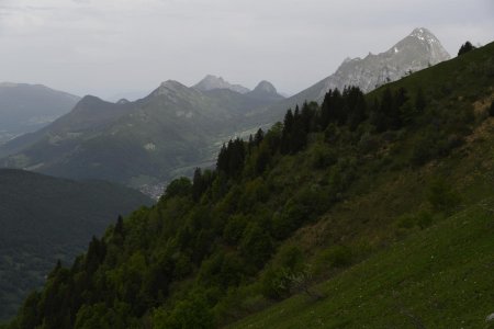 de gauche à droite : Mont Julioz, Roc des Boeufs, Trélod