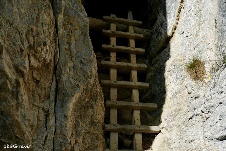 2e échelle d’accès à la grotte