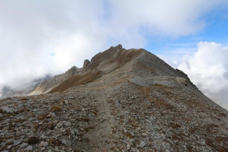 Au Passo del Lauset, la crête menant au sommet du Monte Freide.