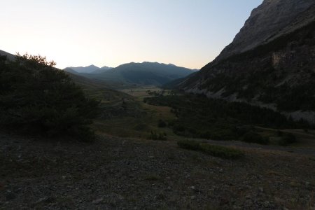 La vallée des Fonts de Cervières à l’aube.