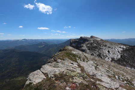 Du sommet de Roche Courbe : le Signal et le Veyou.