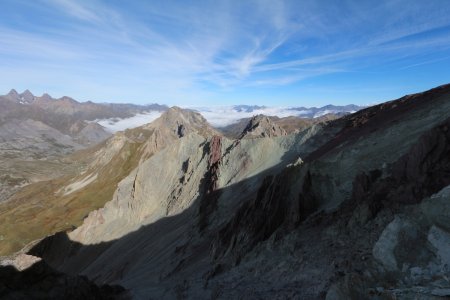 Sortie sur l’arête ouest, vue au nord des Aiguilles d’Arves au Mont Blanc.