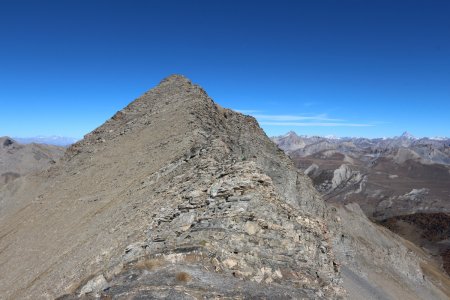 Montée au sommet (2896m) de la crête de Parassac.