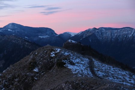 L’heure rose derrière la Montagne de Belle Motte...