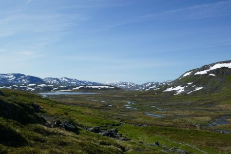 Storhaugvatnet au fond sur la gauche.