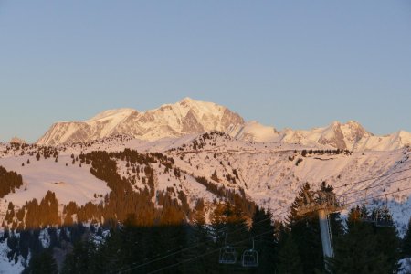 Premières couleurs sur le massif du Mont Blanc