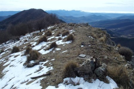 Sommet de Cluchette avec la Montagne de Mélan en arrière plan