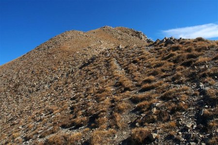 Le sommet des Parias (2512m) en vue