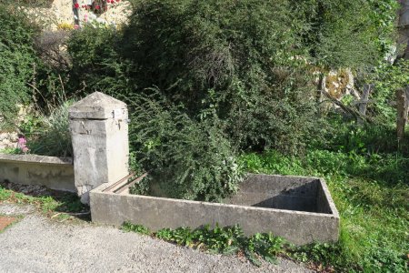 Fontaine à Charvieux