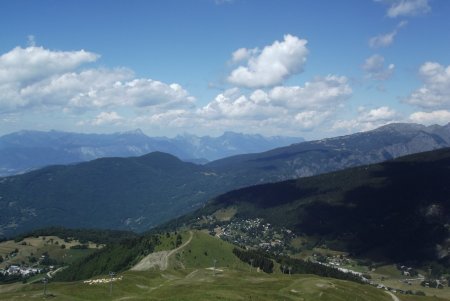 Dans la descente, La Morte, Pic de l’Oeilly, le Luitel, Chamrousse et Chartreuse en arrière plan