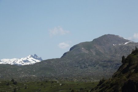 Zoom sur le Grand Pic de Belledonne et le Grand Galbert