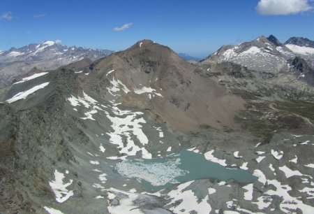 Du sommet : le lac du Montet et la Grande Aiguille Rousse.