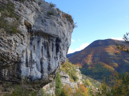Contreforts rocheux sous le Pousterlon (1176m)
