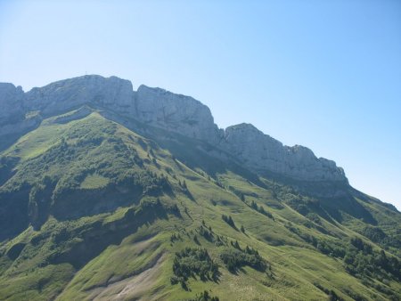 Mont Lachat de Thônes (alt. 2.029 m) vu du Col de la Buffaz