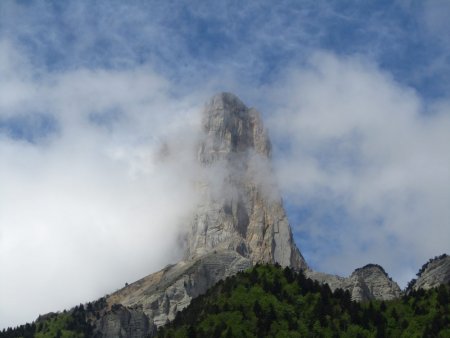 Le mont Aiguille depuis Trézanne.