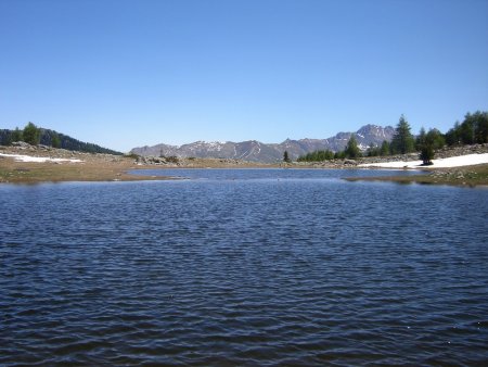 Le lac en «8» sous le Col Bas.