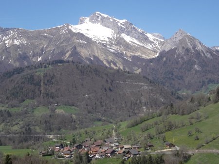 Le Villard et la Tournette vus de l’alpage de Sous Rosset.