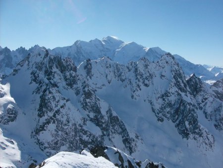 Aiguille de la Floria et de la Glière devant le Mont Blanc 