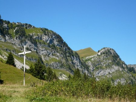 La croix du col des Nantets.