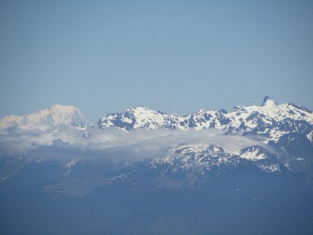 Le Mont Blanc et Belledonne.