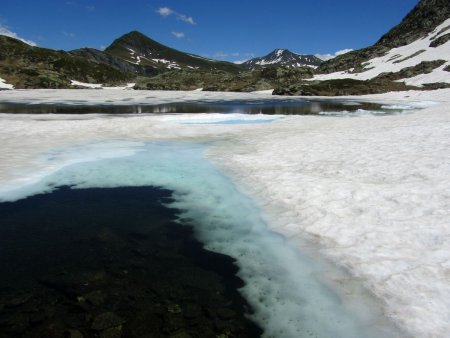 Le lac supérieur, encore bien enneigé.