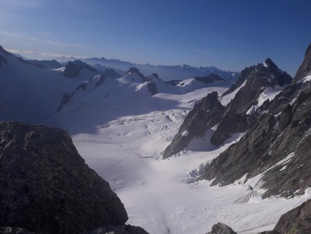 Depuis la crête sommitale : le Glacier du Géant et l’Helbronner