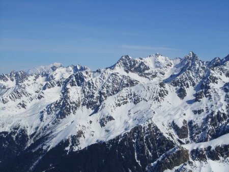 On aperçoit même le Mont Blanc.