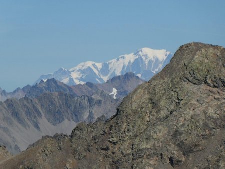 Sommets de Belledonne et Mont Blanc.