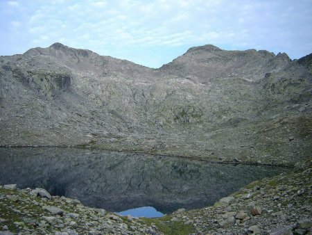 Le Lac de l’Âne, la Pointe 2714, le Col et le Pic de l’Agnelin
