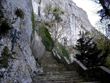 Les escaliers / Chemin de Croix.