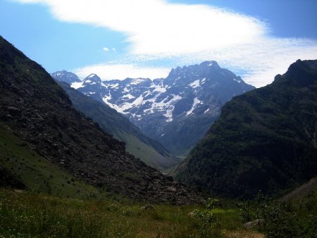Le versant Nord du Sirac, haut de 1800m.