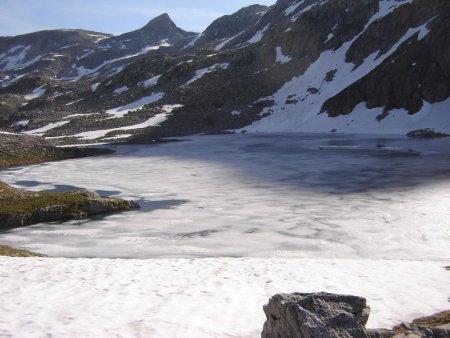 Le Lac Blanc encore gelé.