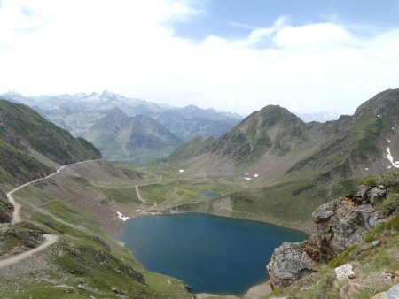 Lac d’Oncet et la piste de montée.