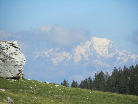 Zoom sur le Mont Blanc.