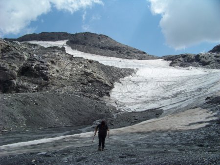 Au pied du glacier des Roches Blanches.