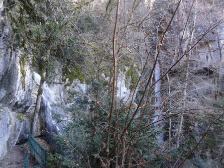 Les deux cascades d’Angon