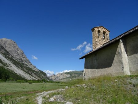 La chapelle sur le bord du chemin