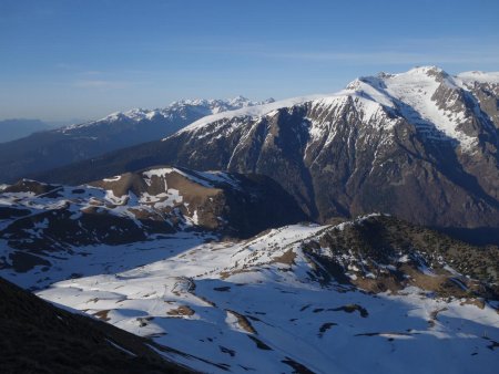 Vue sur l’Alpe du Grand Serre, face au Taillefer.