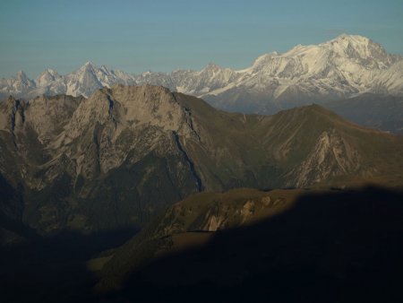 Zoom sur l’Etale et le massif du Mont Blanc.