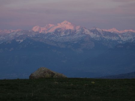 Le Mont Blanc prend les derniers rayons...