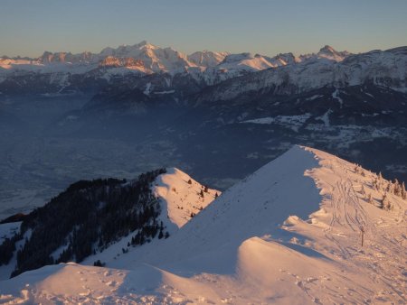 La crête est, face au Mont Blanc.