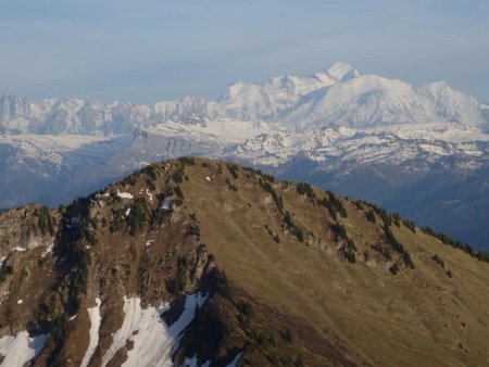 Regard vers la Pointe d’Uble et le Mont Blanc.
