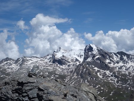 Splendide vue sur le Mont Salsa et le Bric de Rubren partiellement enneigés