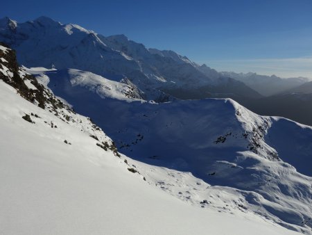 Dans les dernières pentes, le Mont Blanc se dévoile.