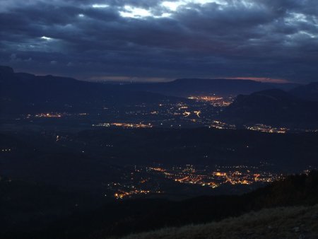 La nuit tombe sur la Rochette, Montmélian, Chambéry.